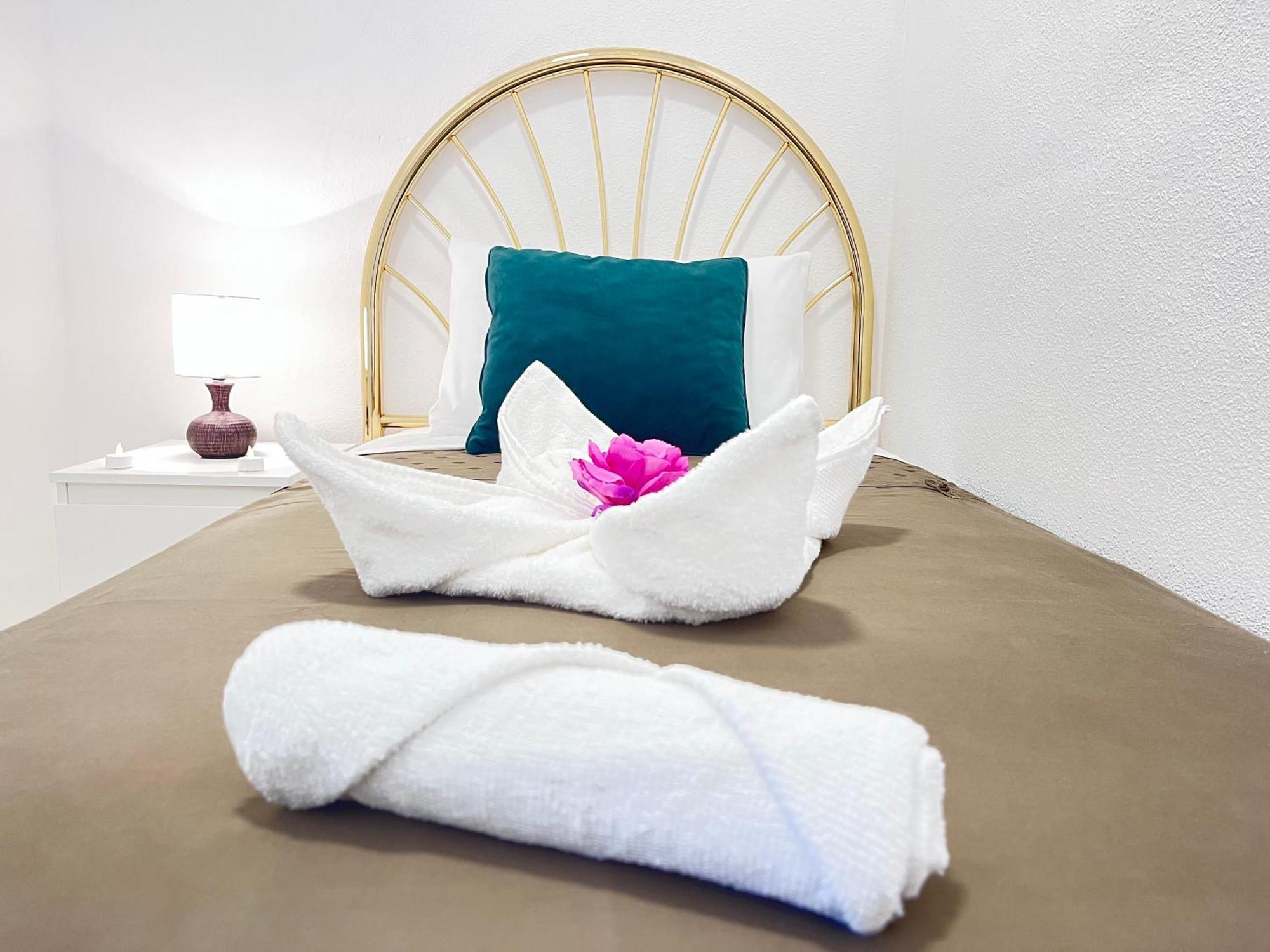 ☆The Peaceful Valencia Homestay☆ W/ Terrace⌘Parking⌘Bbq Buitenkant foto