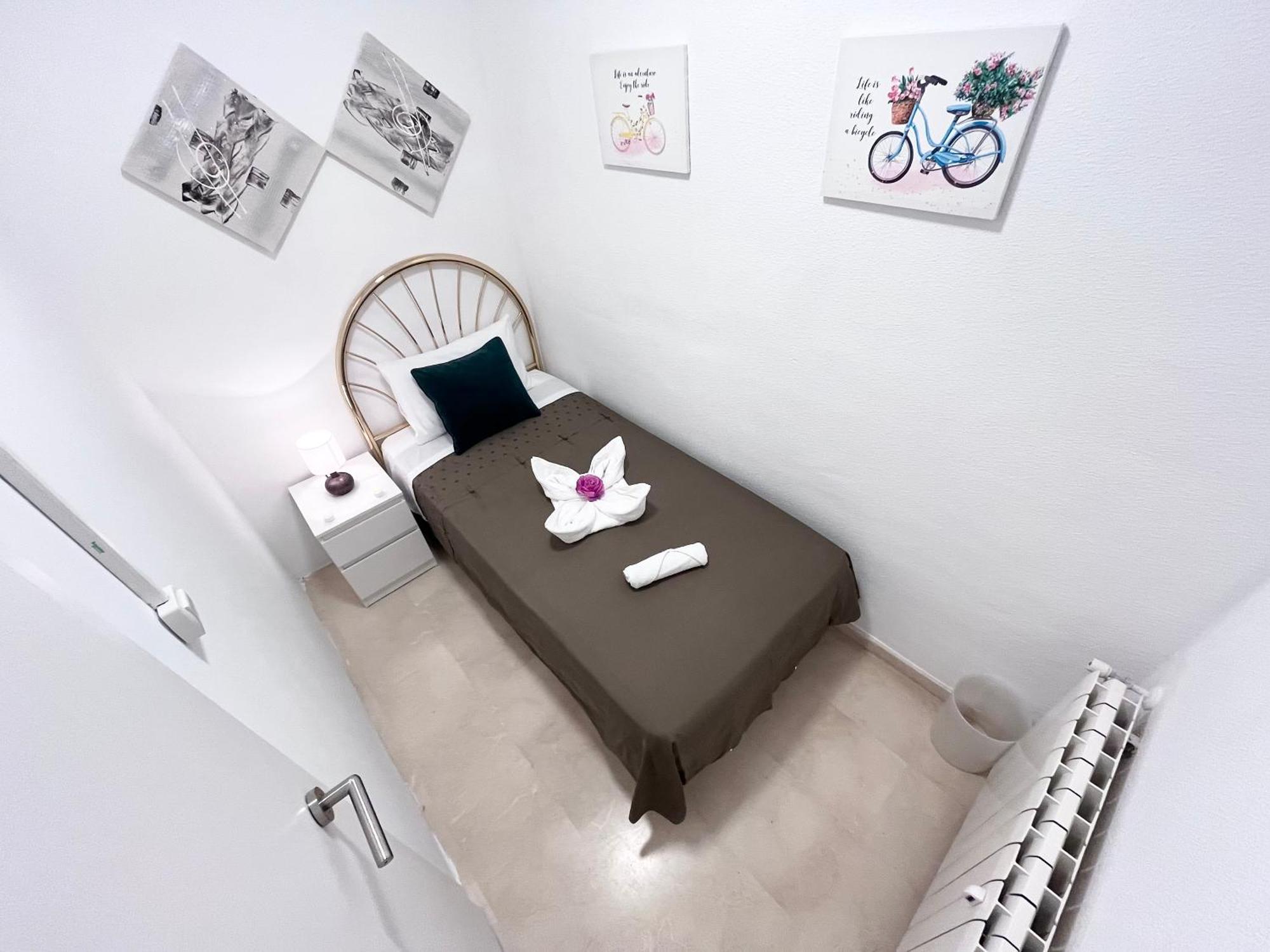 ☆The Peaceful Valencia Homestay☆ W/ Terrace⌘Parking⌘Bbq Buitenkant foto